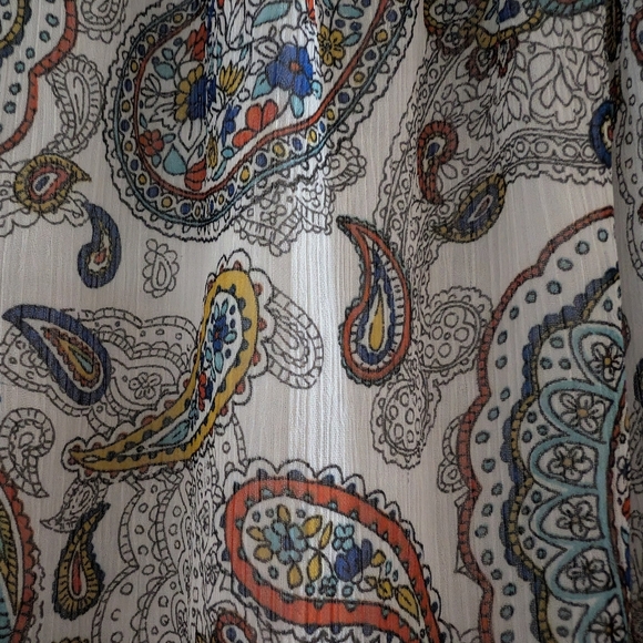 🛍️4 For $15🛍️Ambiance Gray and White Asymmetrical Tank Top - Picture 4 of 9